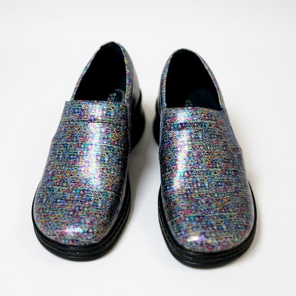 Klogs Naples Size 7M Women's‎ Slip Resistant Work Shoes Multi Triangle